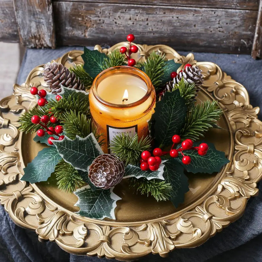 NordCandle™ – Weihnachtskranz mit Beeren & Tannenzapfen
