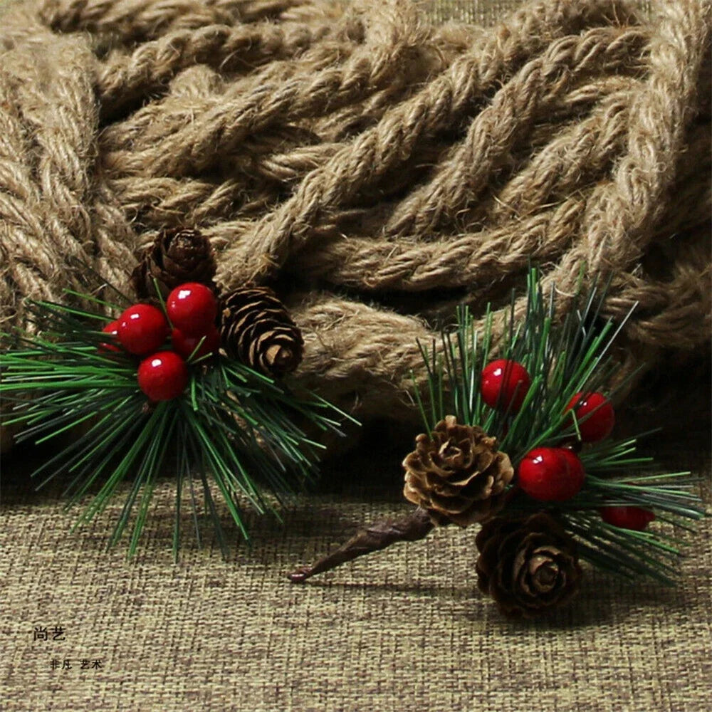 1/5 Stück Weihnachts-Dekoration – Künstliche Tannenzapfen mit Roten Beeren für Baum Anhänger & Festliche Deko“