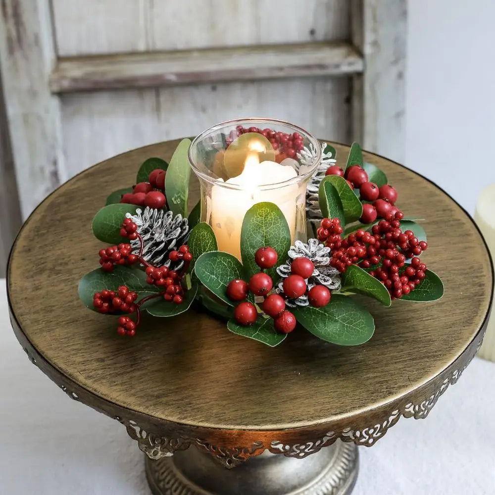 NordCandle™ – Weihnachtskranz mit Beeren & Tannenzapfen