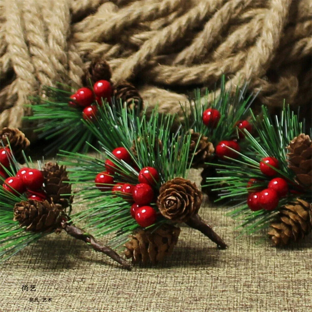 1/5 Stück Weihnachts-Dekoration – Künstliche Tannenzapfen mit Roten Beeren für Baum Anhänger & Festliche Deko“