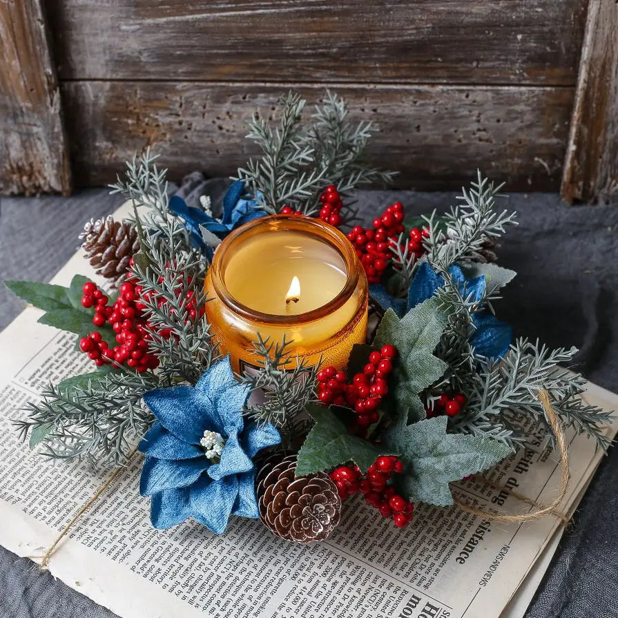 NordCandle™ – Weihnachtskranz mit Beeren & Tannenzapfen